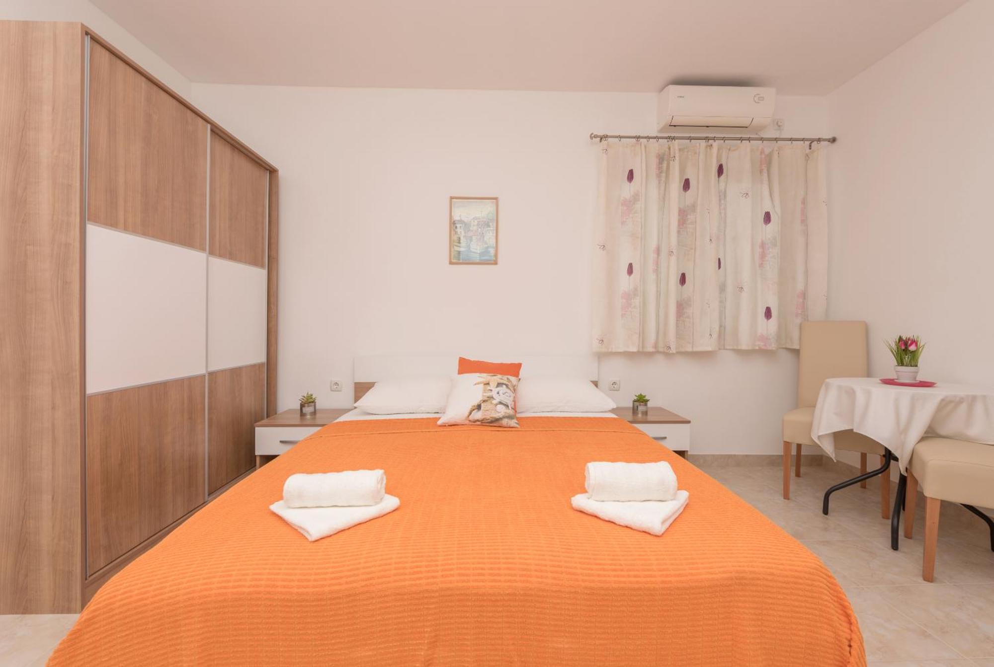 Apartmani Sol Макарска Экстерьер фото